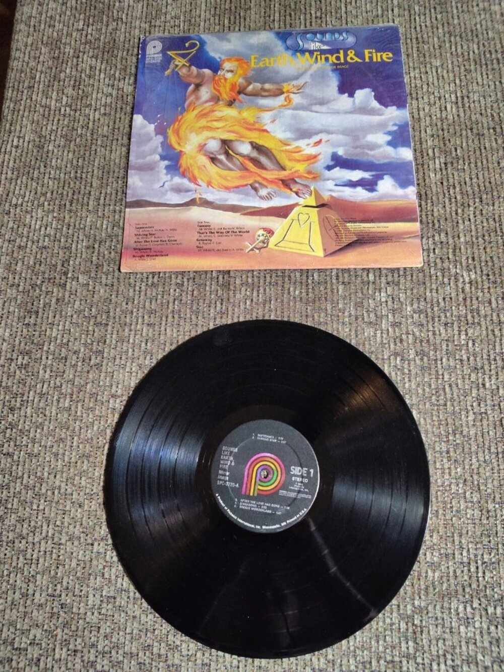 Sounds Like Earth, Wind & Fire Vinyl LP (SPC-3720, Pickwick) Disco 1980